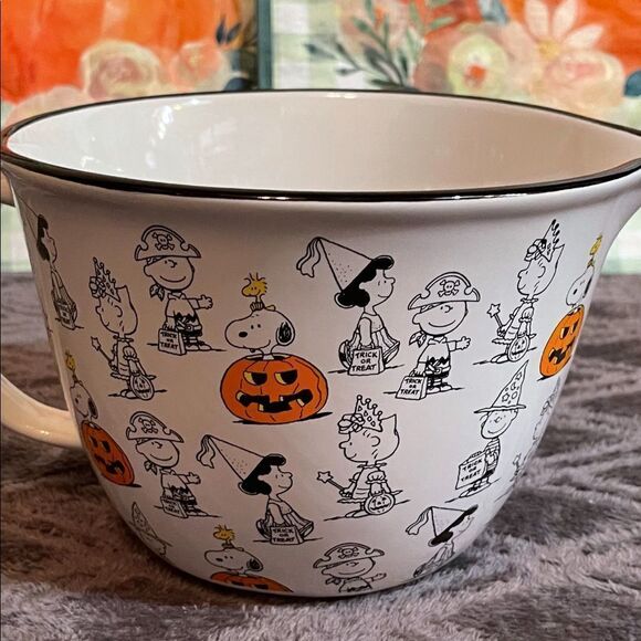 Peanuts Snoopy and the gang batter Bowl NWT - Picture 6 of 9
